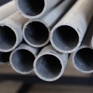Un buon prezzo. Superficie verniciata Tubeswith senza cuciture del metallo del giro di api ASME SA210, tubo dello Calore-scambiatore T1 in linea