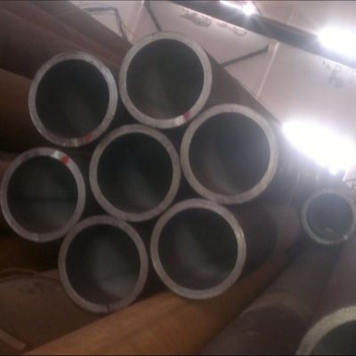 Tubo in acciaio legato senza saldatura laminato a freddo 42CrMo4, rettificato per tubi per cuscinetti
